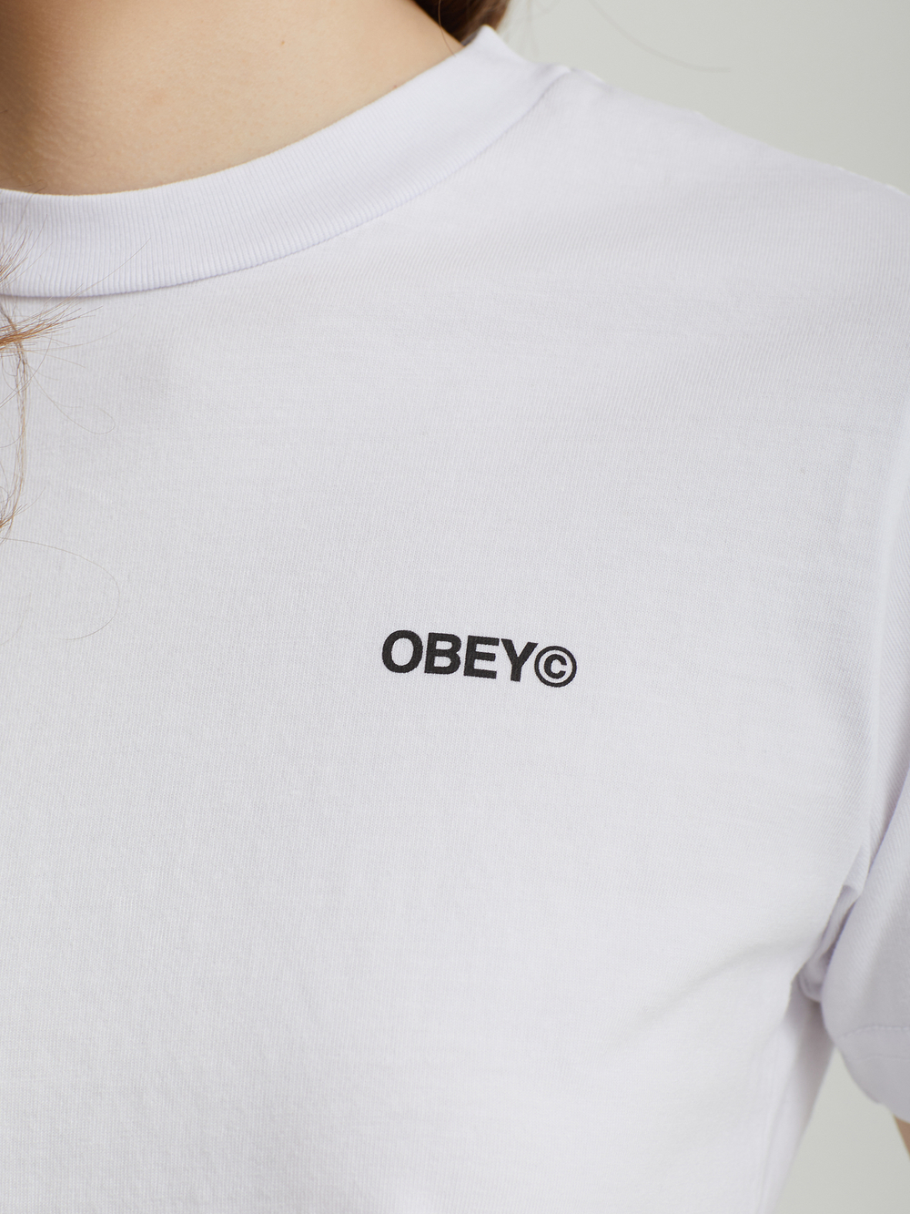 Женская Футболка Obey Around The Globe