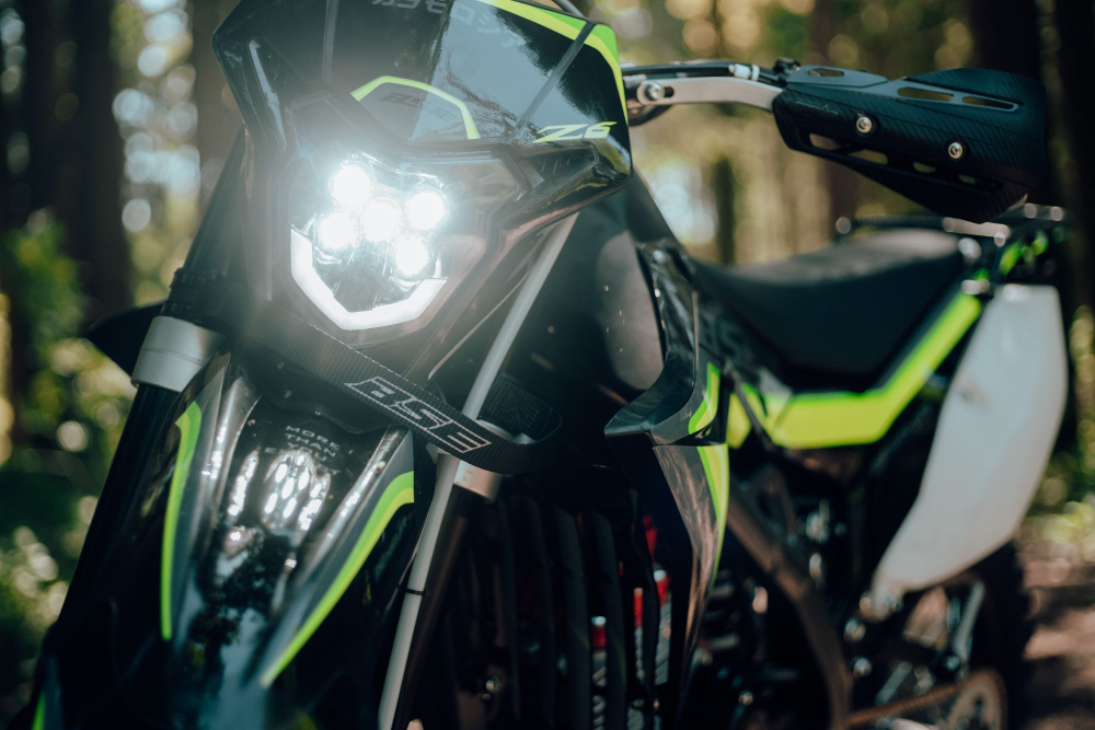 Z6 Neon Track