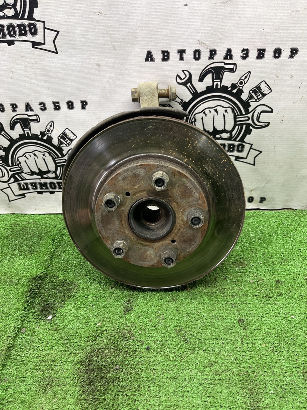 Поворотный кулак правый Toyota Gaia 1998 с пробегом
