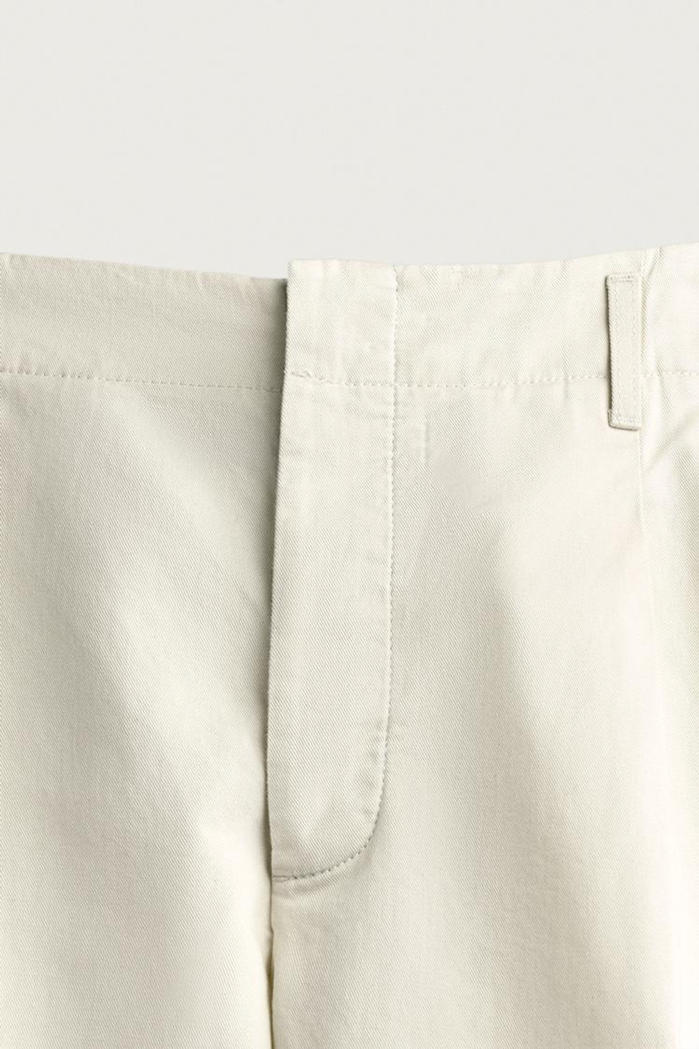 ZARA ШОРТЫ RELAXED FIT СО СКЛАДКАМИ, ЖЕЛТОВАТО-БЕЛЫЙ