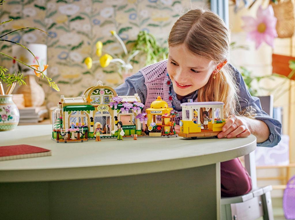 Конструктор Лего Френдс Зеленое кафе и цветочный магазин | LEGO Friends Plant Café & Flower Shop 42671 1138 деталей (9+)