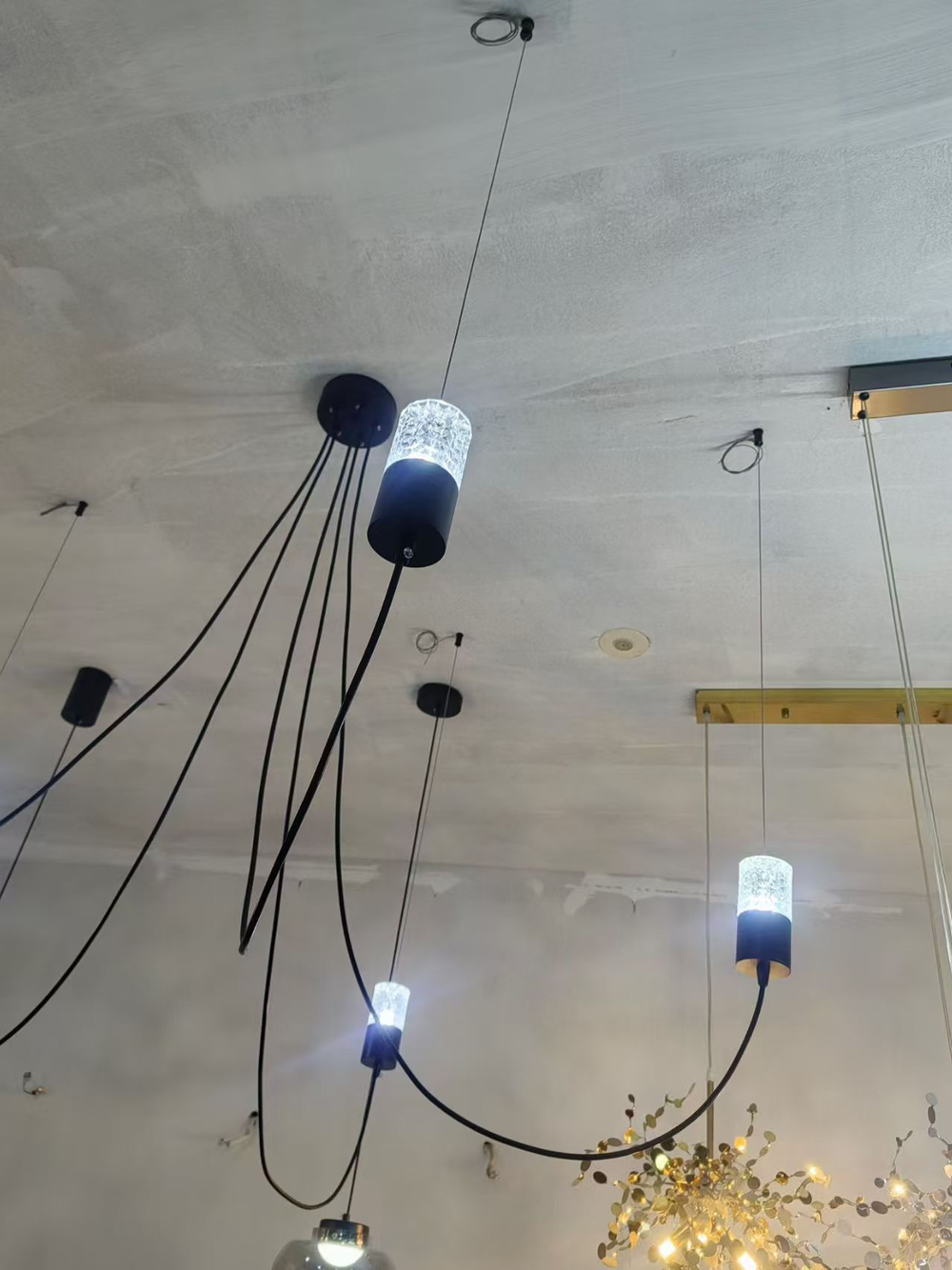 Chandelier Gravity by Moooi
