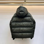 Пуховик Burberry болотного цвета