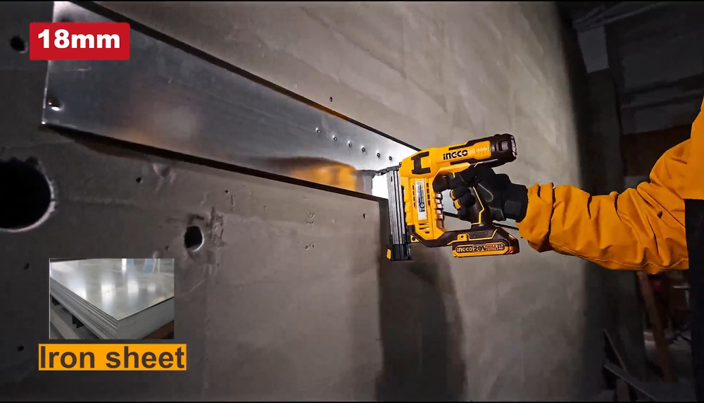 Аккумуляторный гвоздезабиватель нейлер INGCO CSTLI3805 INDUSTRIAL 20 В ST 18 мм