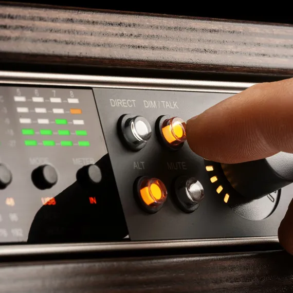 Universal Audio Volt 876 Silver