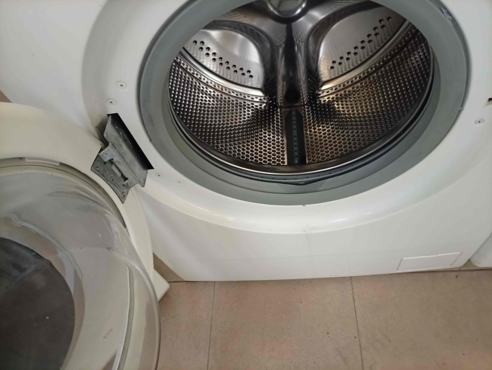 Стиральная машина Electrolux EWS1054SDU б/у