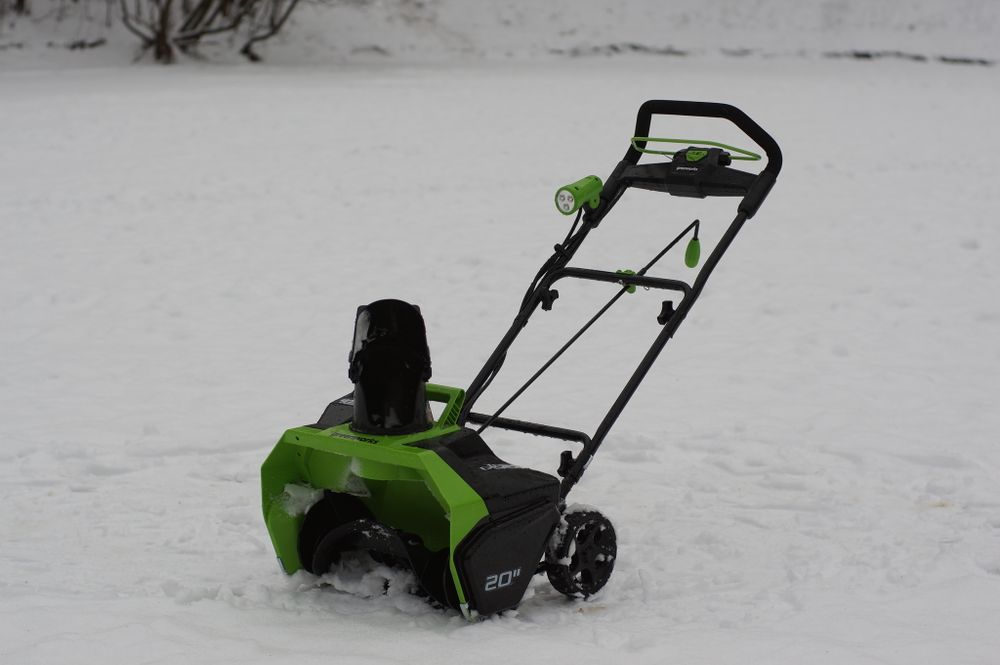 Аккумуляторный снегоуборщик Greenworks GD40ST, 40v, 51 см, без АКБ и ЗУ