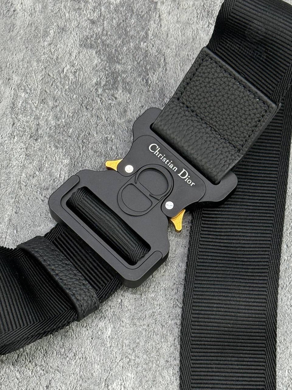 Сумка через плечо Christian Dior Saddle