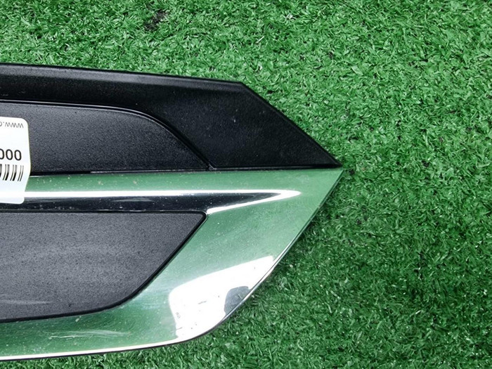Решетка переднего бампера RH Volvo XC60 2 (17-21)