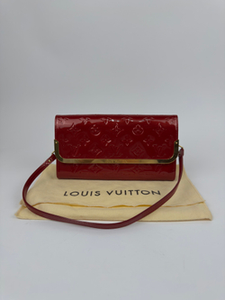 Сумка Louis Vuitton Rossmore Pomme D’Amour Monogram Vernis