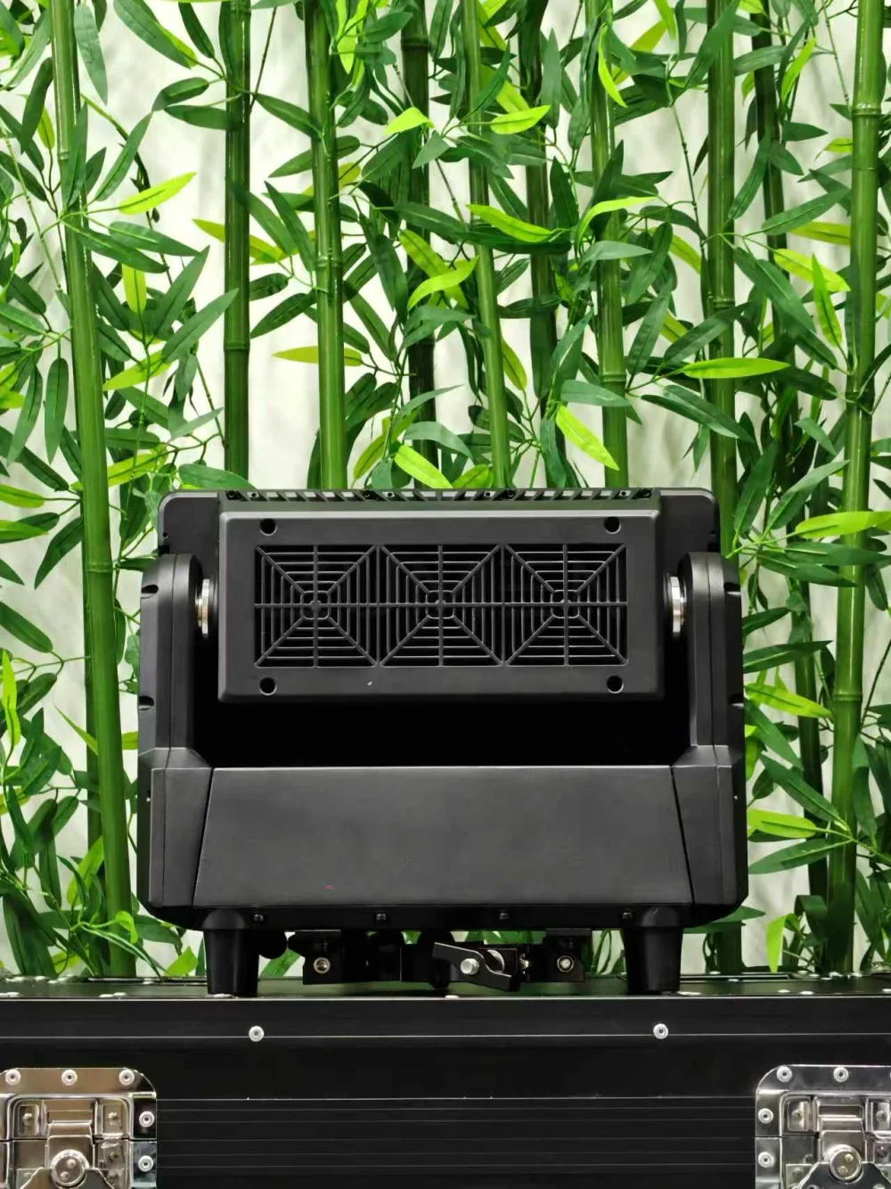 MS3500-IP — подвижный LED-стробоскоп RGB + White 1200 Вт IP65