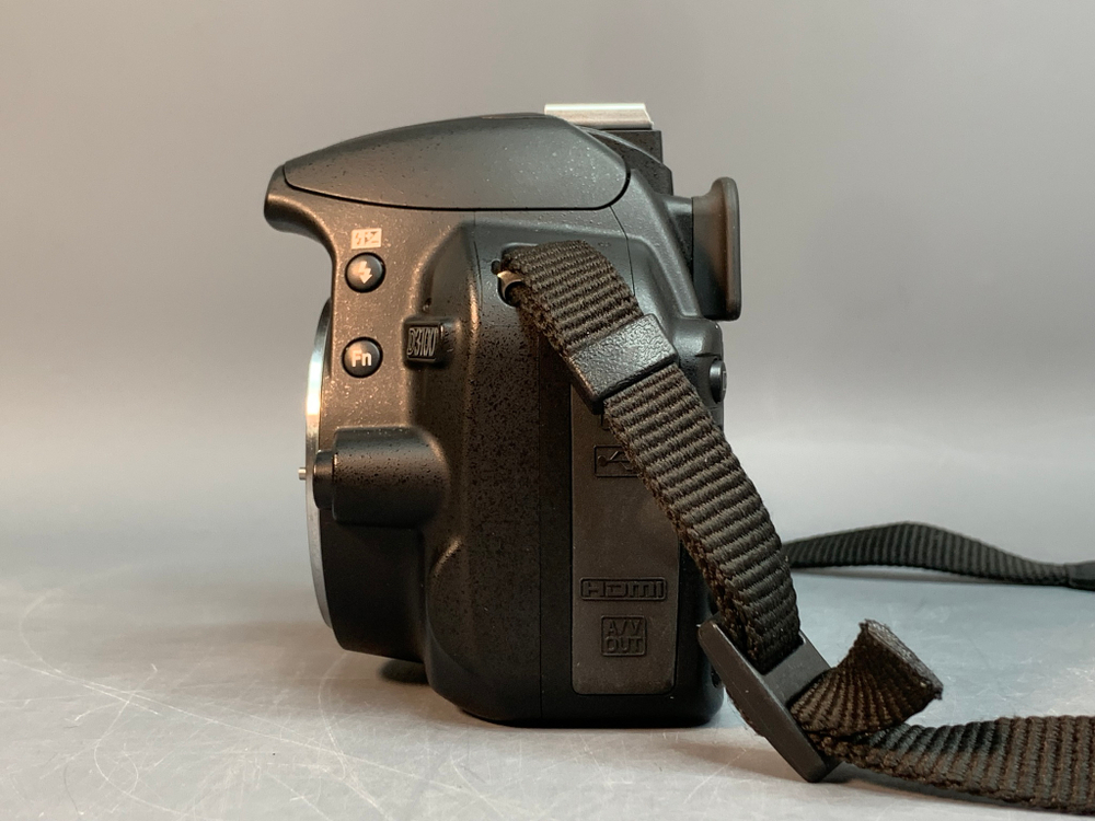 Nikon D3100 kit 18-55mm 2.300 кадров