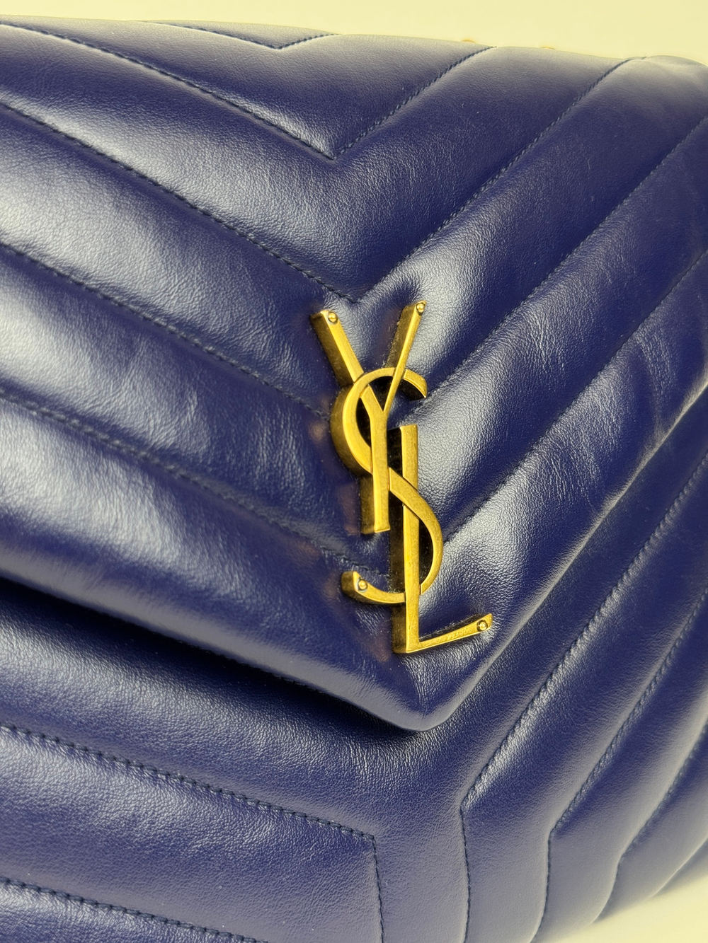 Сумка Saint Laurent LouLou medium
