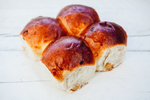 Булочка сдобная с изюмом, 84 г