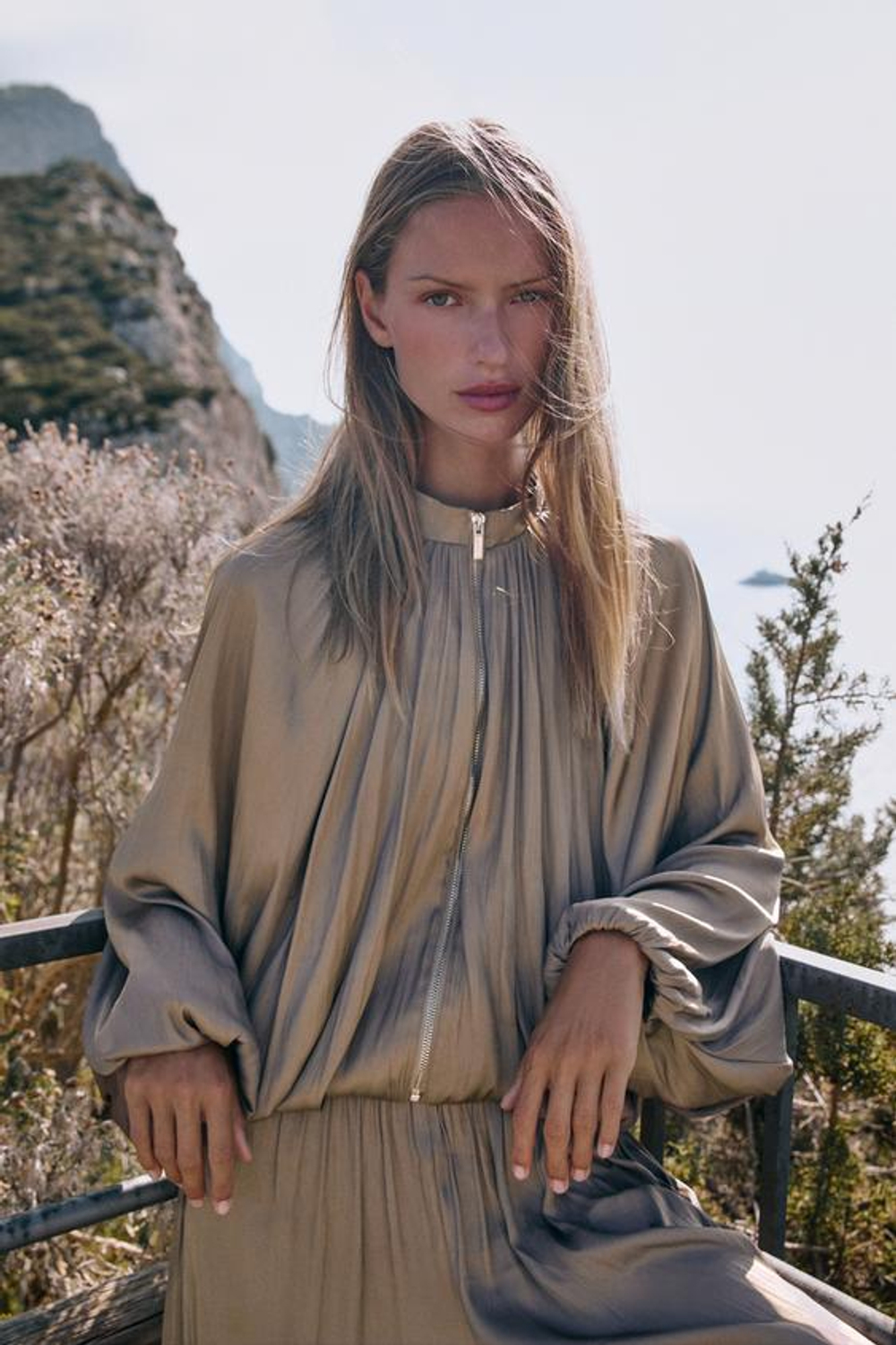 ZARA АТЛАСНЫЙ БОМБЕР, СЕРОВАТО-КОРИЧНЕВЫЙ