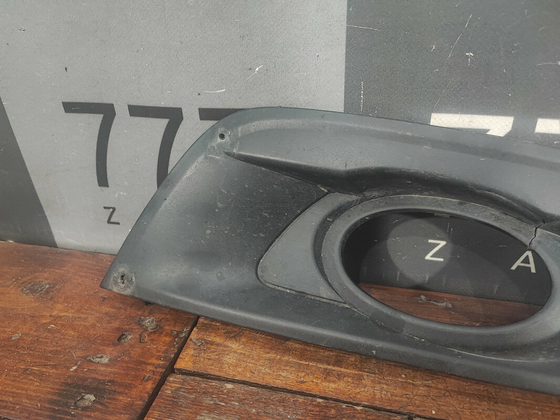 Накладка ПТФ левая Mazda 3 (BK) 06-09 Б/У Оригинал BS3E50C21