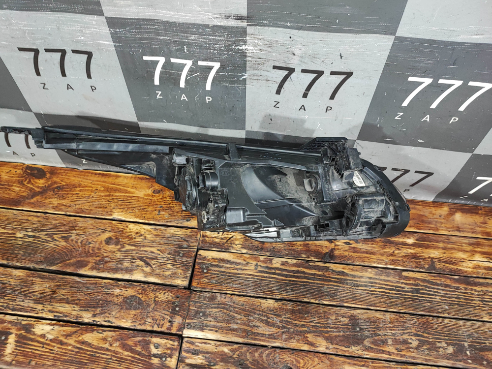 Фара левая Kia Rio 4 (FB) 17-20 Б/У Оригинал 92101H0000