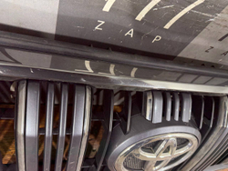 Решетка радиатора Toyota Land Cruiser Prado 150 Б/У Оригинал 5310160F10