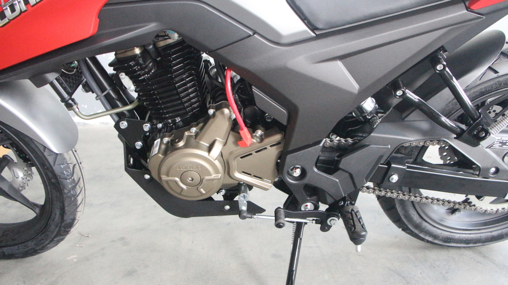 Мотоцикл Loncin CR4 II