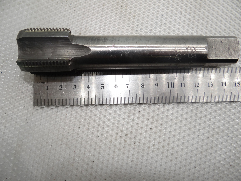 Метчик м/р правый М33×2,0 №2 ВК8