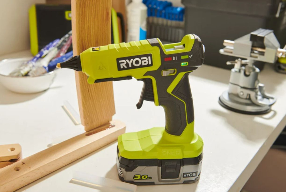 Клеевой пистолет Ryobi 18В RGLM18-0 5133005001