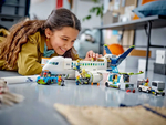 Конструктор LEGO City "Пассажирский самолет" 60367