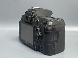 Фотоаппарат Nikon D90 — 148 000 кадров