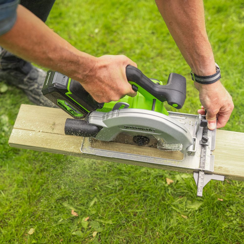 Дисковая пила акк. Greenworks GD24CS, 24V,б/щет,185х20мм, 4500 об/мин, рез 63мм,1х4Ач,ЗУ,кор (1500907CUB)