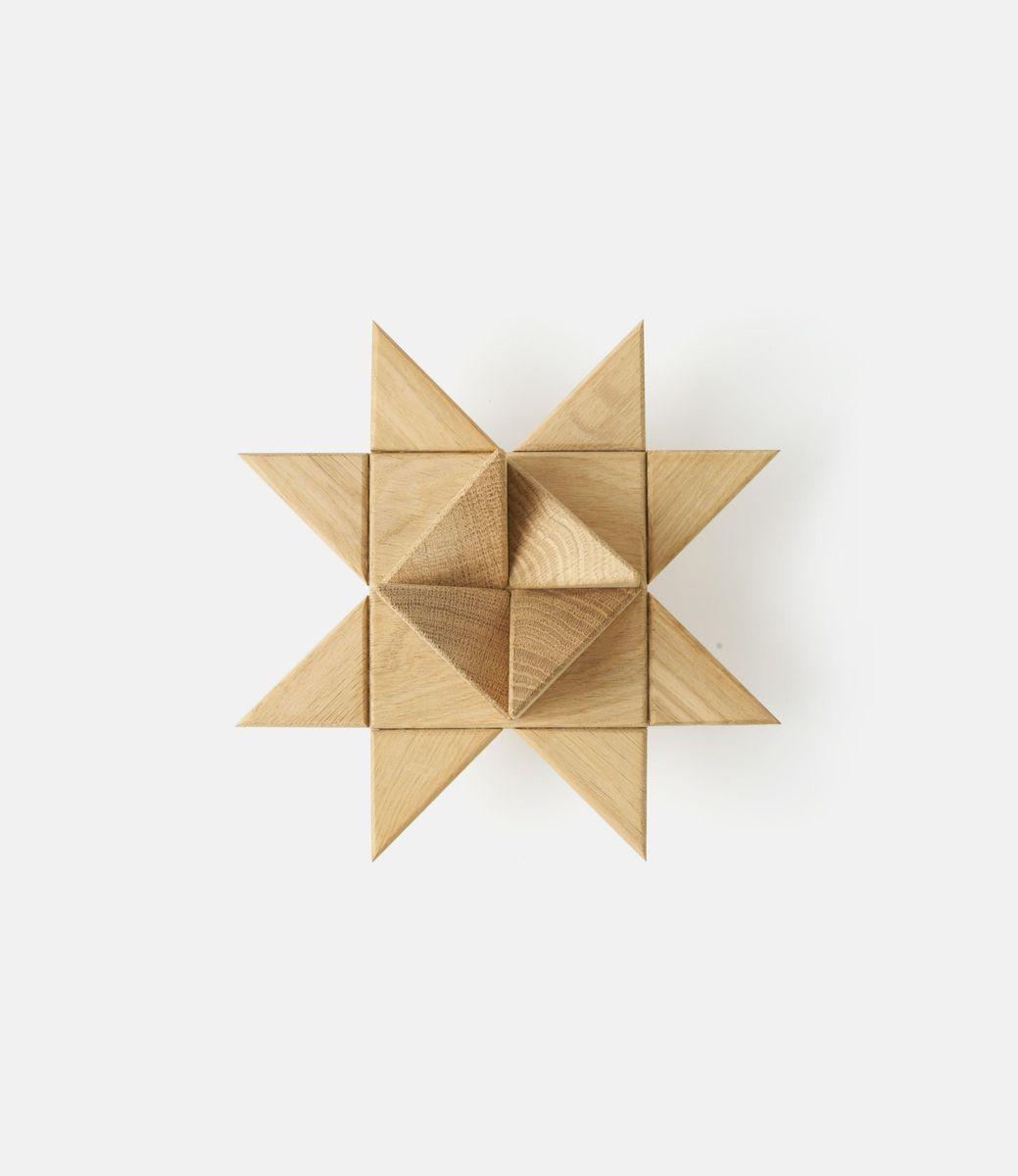 Boyhood Fröbel Star Table Oak — фигурка из дерева
