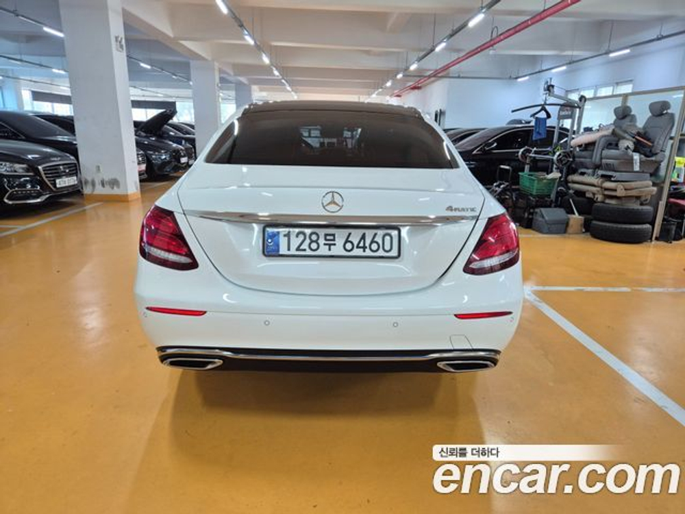 Mercedes-Benz E-Class E220d 4MATIC Exclusive — 2020