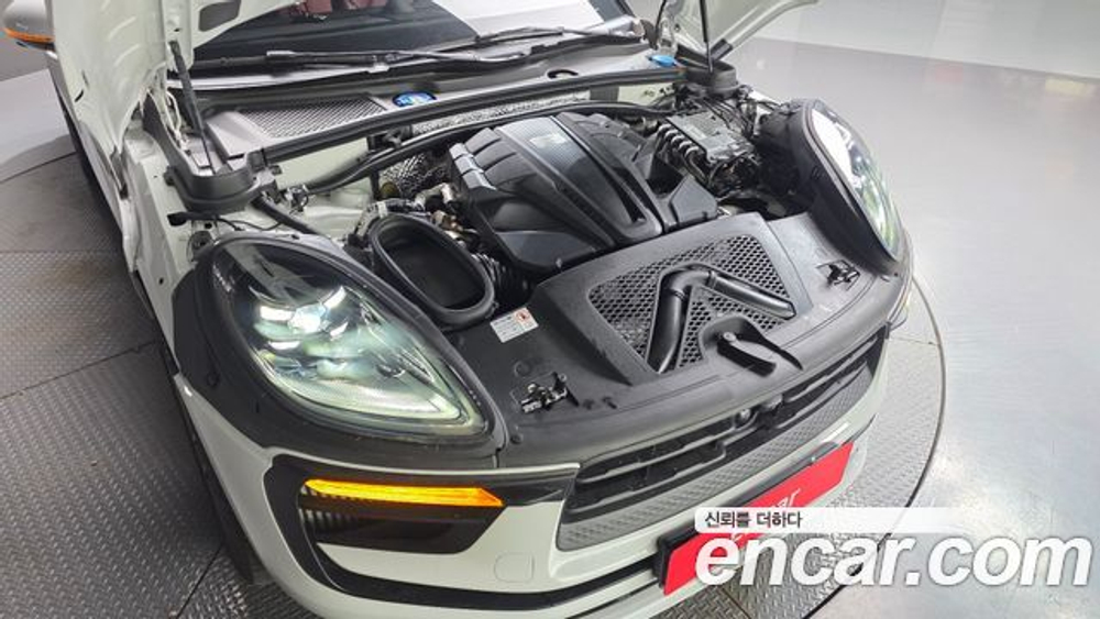 Porsche Macan 2.9 S — 2023