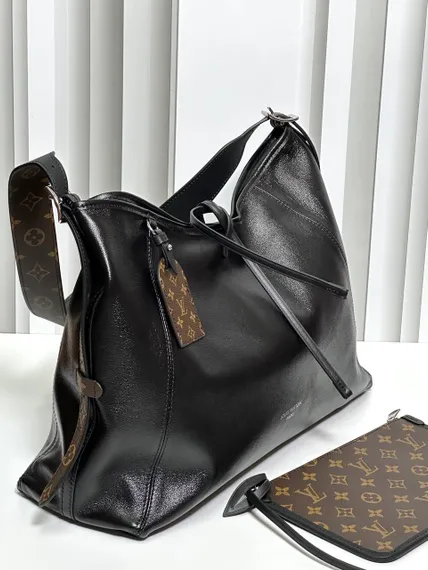 Сумка женская Louis Vuitton Carry All Cargo Vibe , чёрная