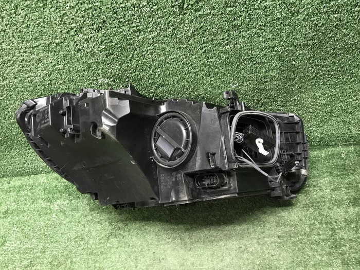 Битая Фара левая Mercedes C w206 (2021-н.в.) LED