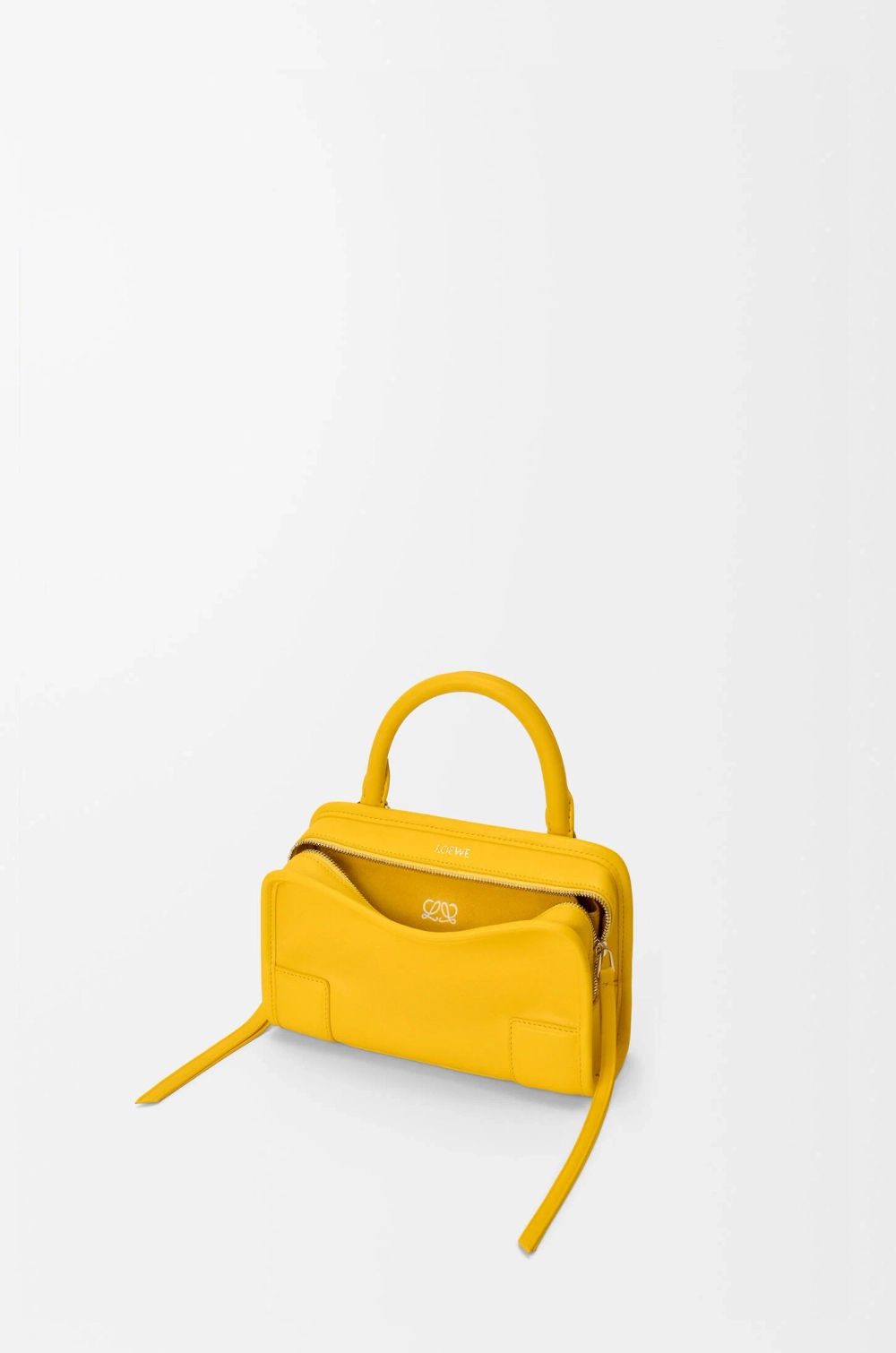 Loewe Мини-сумка Amazona 180 из мягкой телячьей кожи, желтый