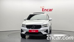 Volvo XC40 B4 — 2023
