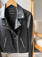 Новая кожаная куртка Emporio Armani, S