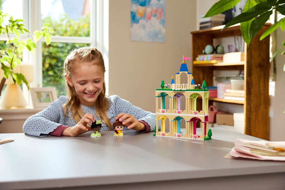 Конструктор LEGO Disney 43291 Mini Belle & Tiana with Castle
