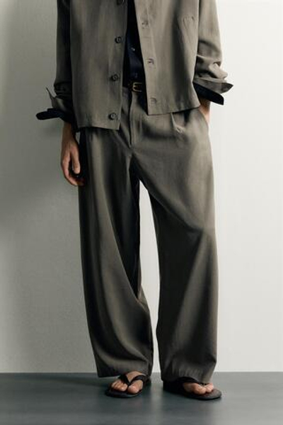 БРЮКИ RELAXED FIT СО СКЛАДКАМИ — ZARA · 0706/740