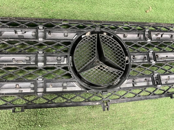 Решетка радиатора Mercedes G W463 (2012-2018)
