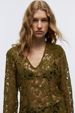Кружевная блуза с V-образным вырезом - H&M