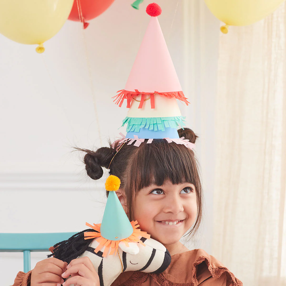 Колпачки большие с помпоном "С Днем Рождения" [Happy Birthday] 8 шт (2023)