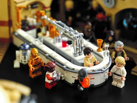 Конструктор LEGO Star Wars 75290 Кантина Мос-Эйсли