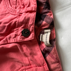 Мягкие яркие укороченные джинсы Burberry