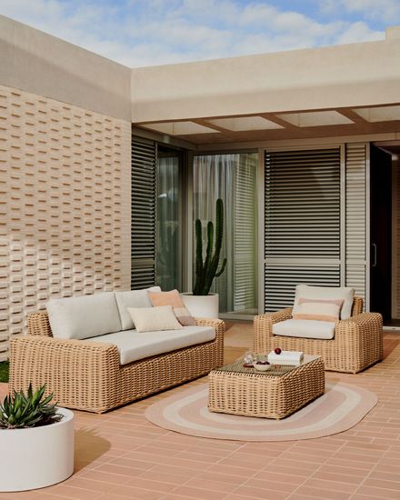 Portlligat La Forma уличный столик из искусственного ротанга 110x60