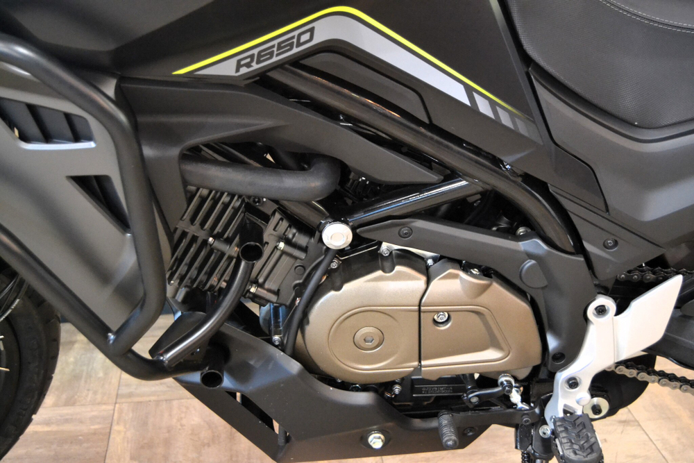 QJMOTOR SVT 650 X (Black)