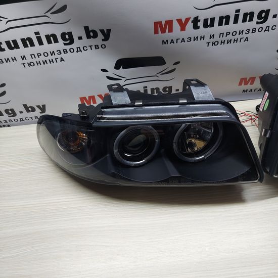 Фары передние ANGEL EYES BLACK для AUDI A4 11.94-12.98