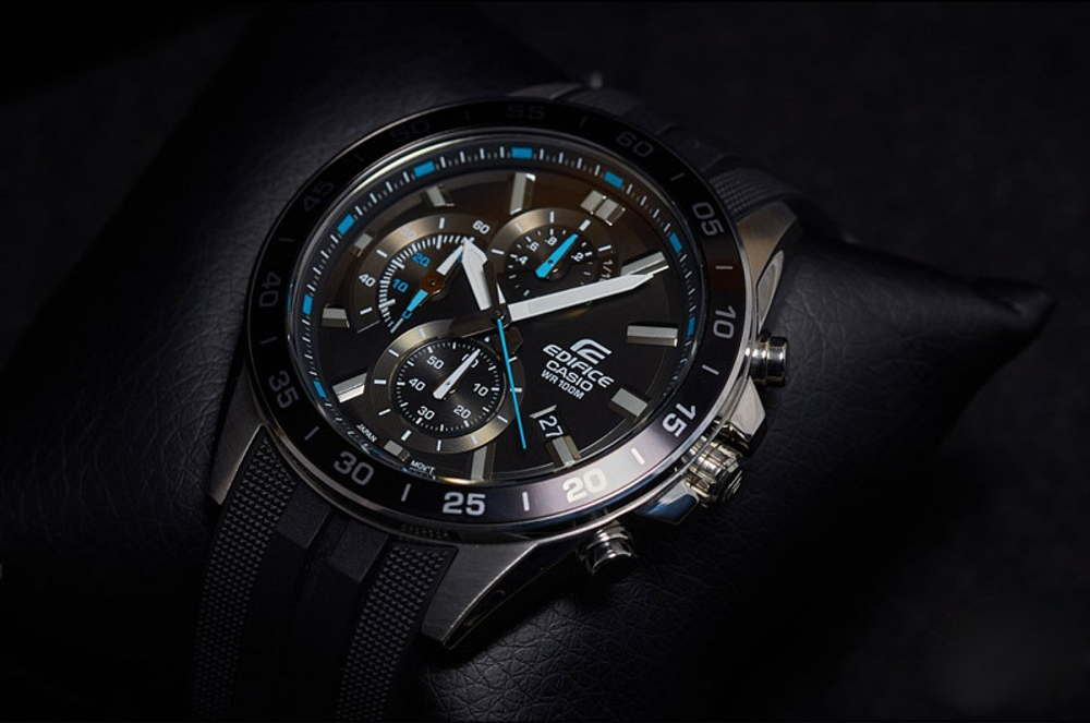 Часы Casio EFV-550P-1AER