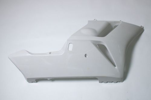 Купить    Правый нижний боковой пластик для Honda CBR 1000 RR 04-05 Без цвета