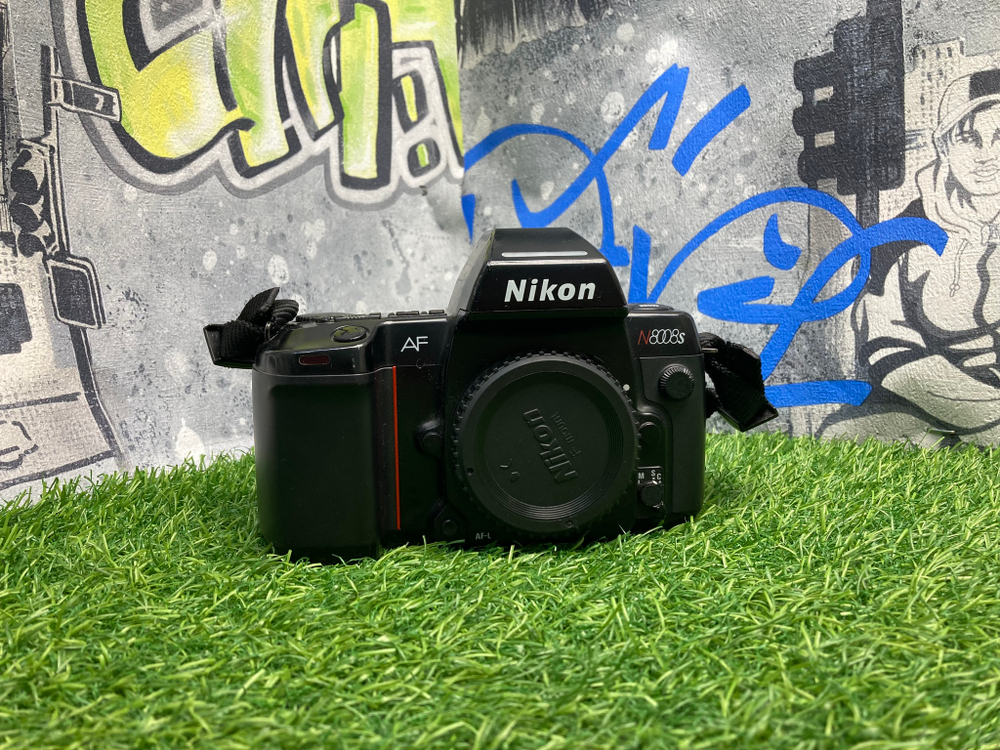 Nikon N8008S