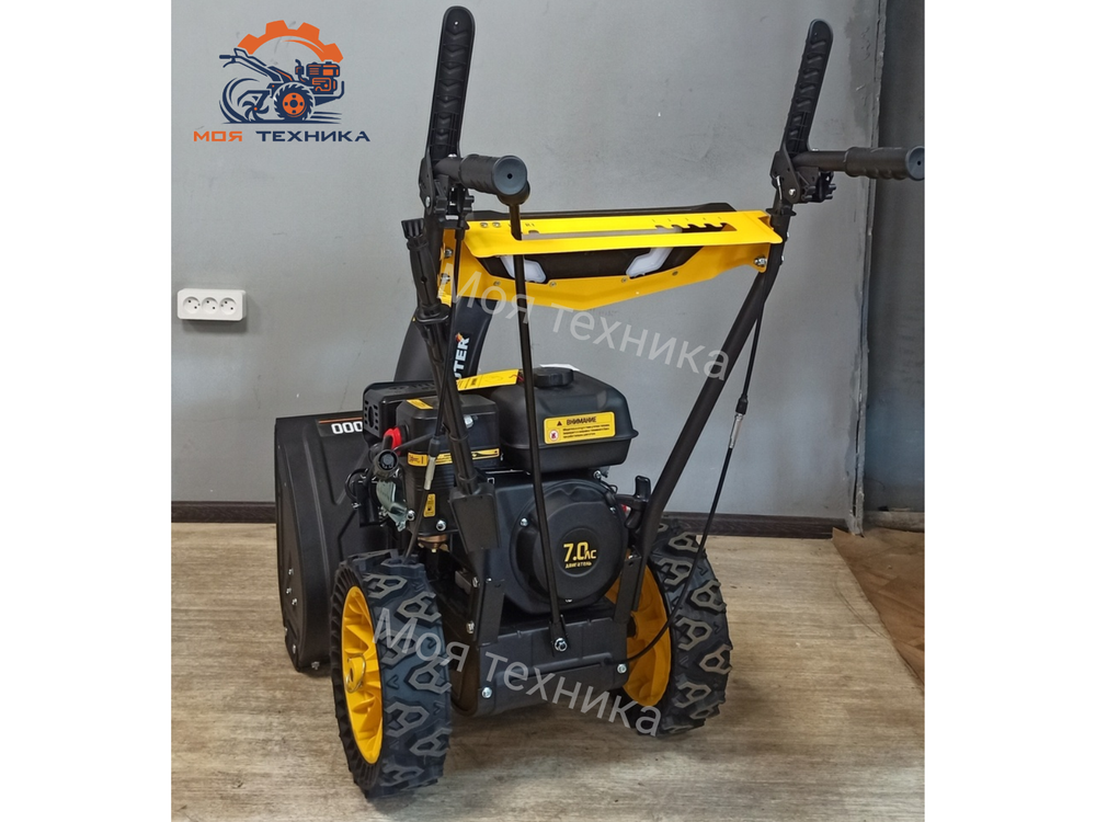 Снегоуборочная машина бензиновая Huter SGC 4000